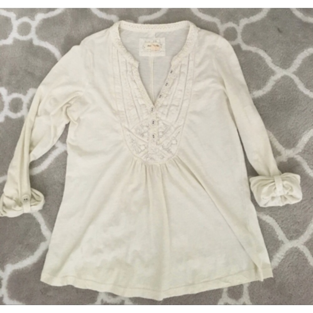 Anthropologie - Cream Long Sleeve Top w Crochet - L